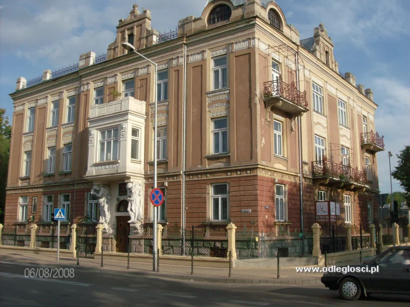 Zabytkowa secesyjna kamienica tzw Biały Dom ul Narutowicza